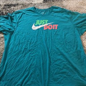 The Nike Tee 4x